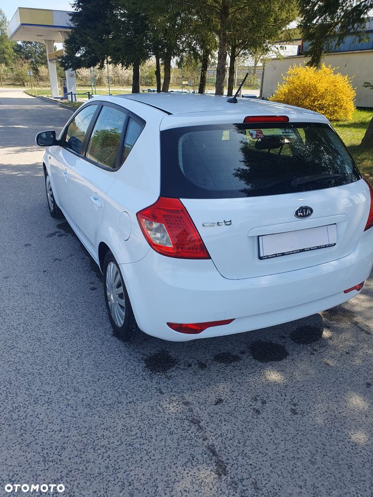 Kia Ceed 1.4 CVVT Attract - 2