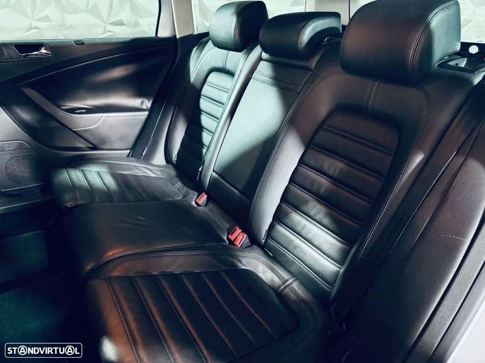 VW Passat Variant 2.0 TDI Highline DSG - 31