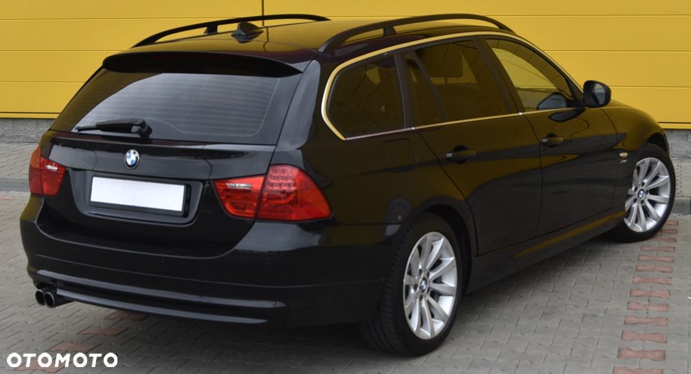 BMW Seria 3 325xi - 12