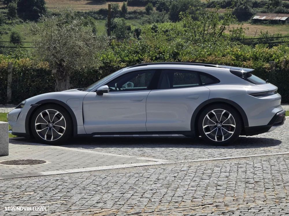 Porsche Taycan Cross Turismo 4S - 13