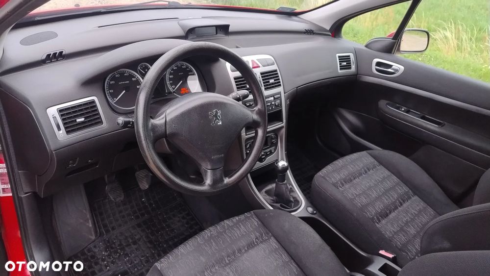 Peugeot 307 1.4 XR - 16