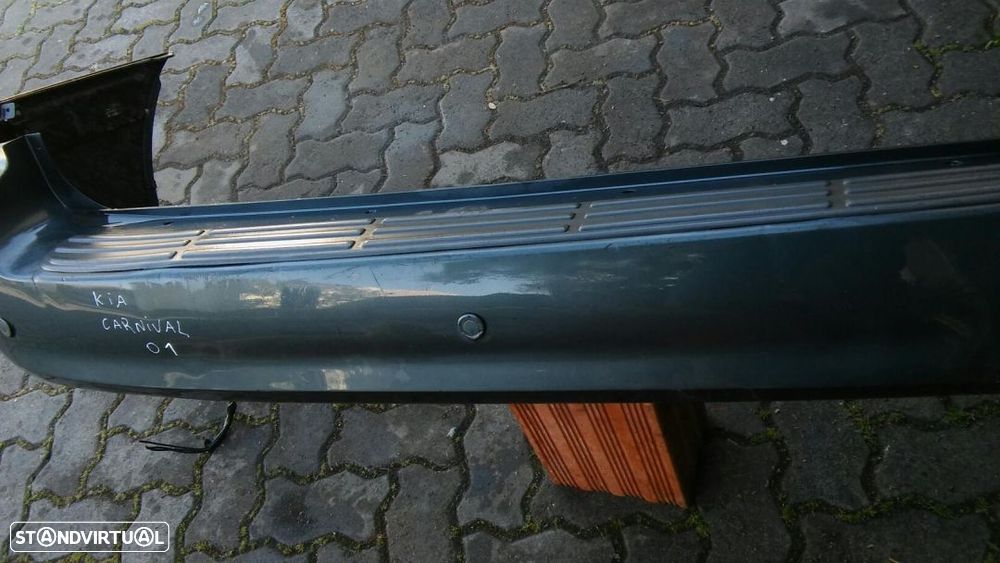 Para choques tras e farolins kia karnival - 2