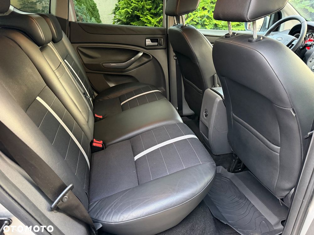 Ford Kuga - 29