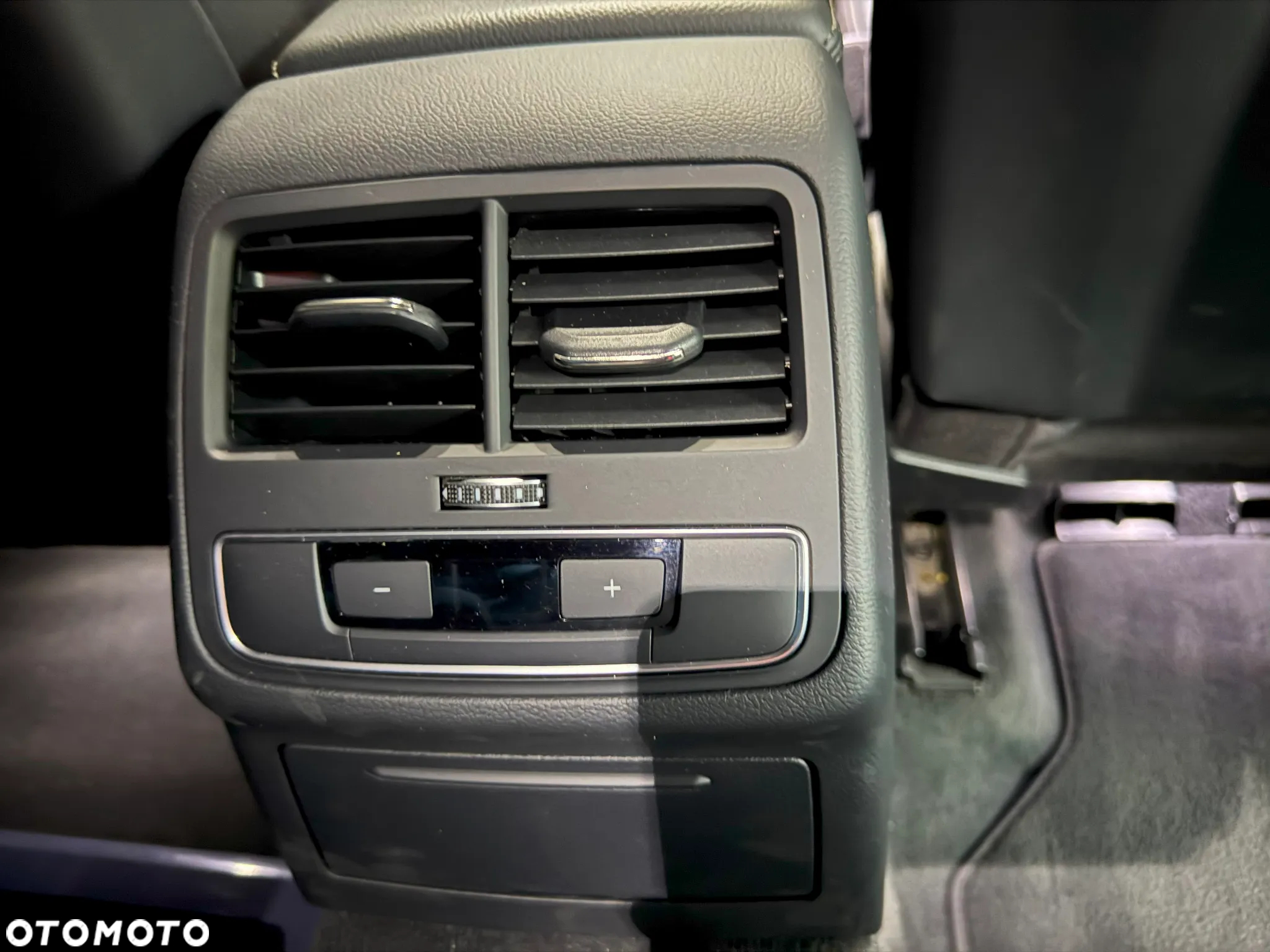 Audi A4 Avant 2.0 TDI Design S tronic - 33