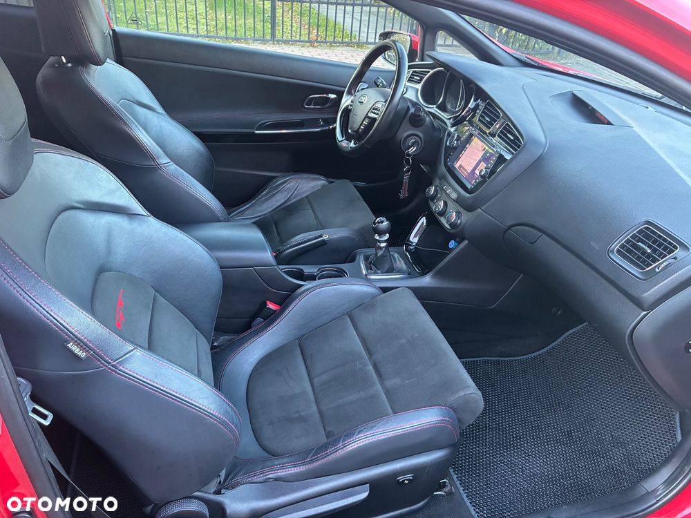 Kia Ceed 1.6 T-GDI GT L - 24