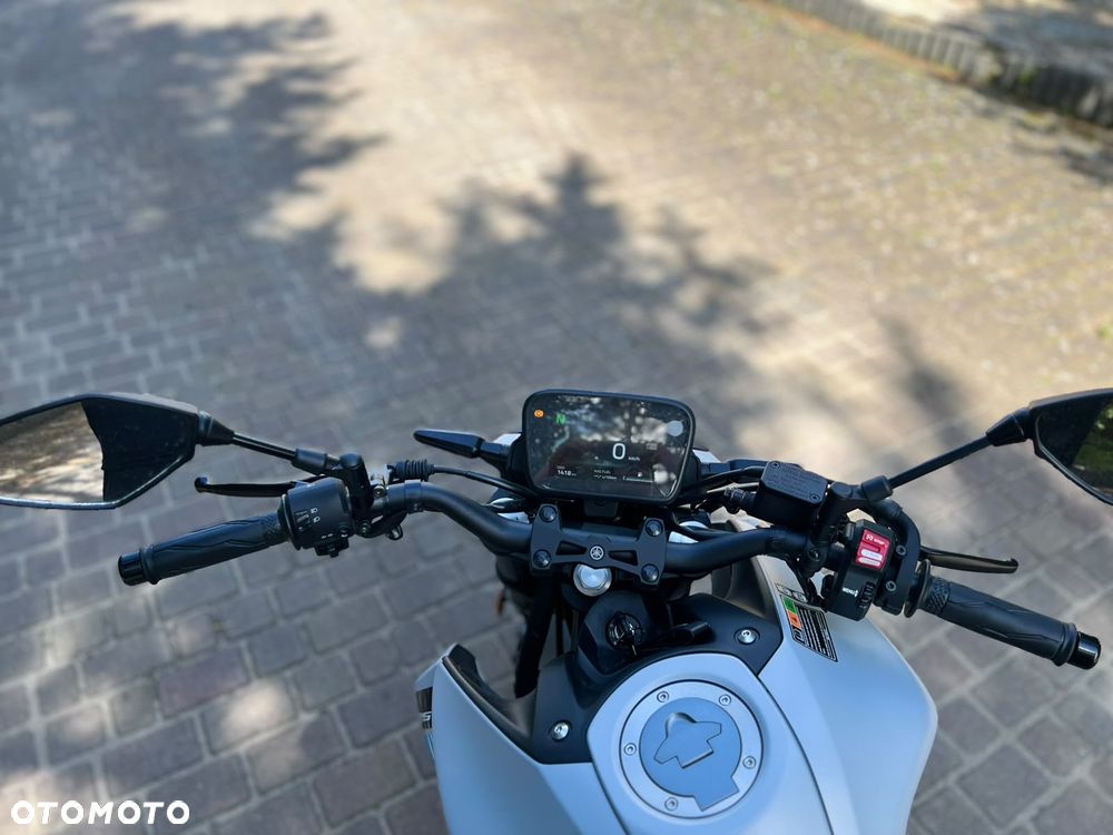 Yamaha MT - 6