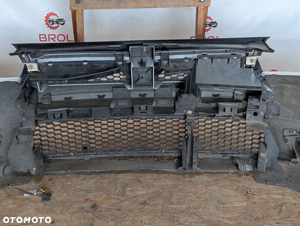 ZDERZAK PRZEDNI DACIA SANDERO II STEPWAY - 8