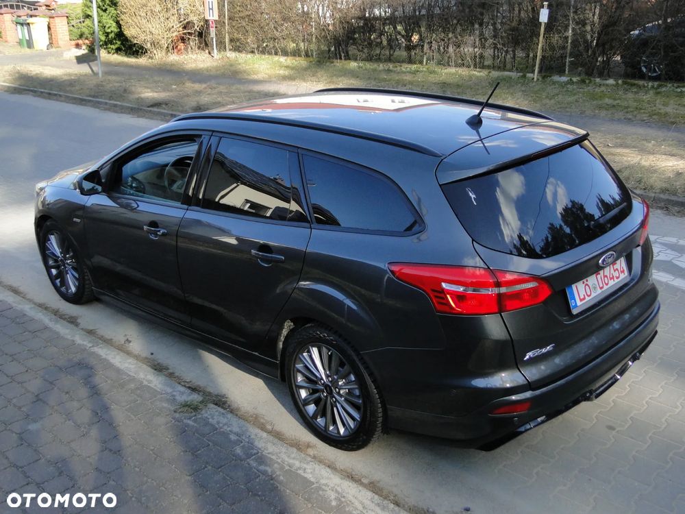 Ford Focus SW 1.5 EcoBoost S&S ST-LINE X - 22
