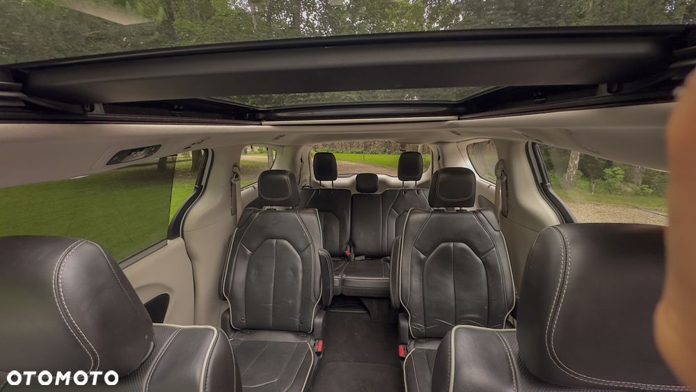 Chrysler Pacifica - 10