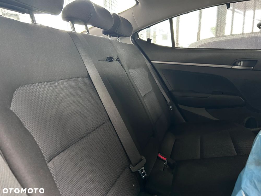 Hyundai Elantra 1.6 Classic Plus - 13