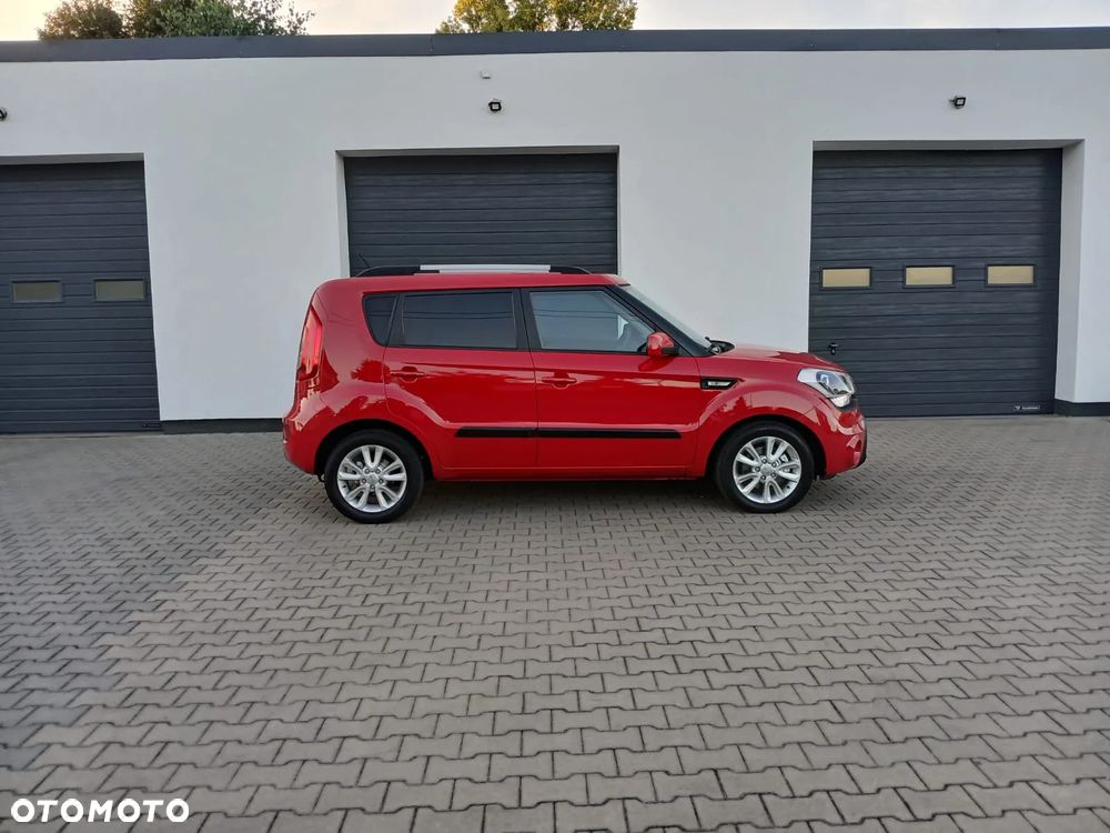 Kia Soul 1.6 CRDI Dream Team Edition - 11