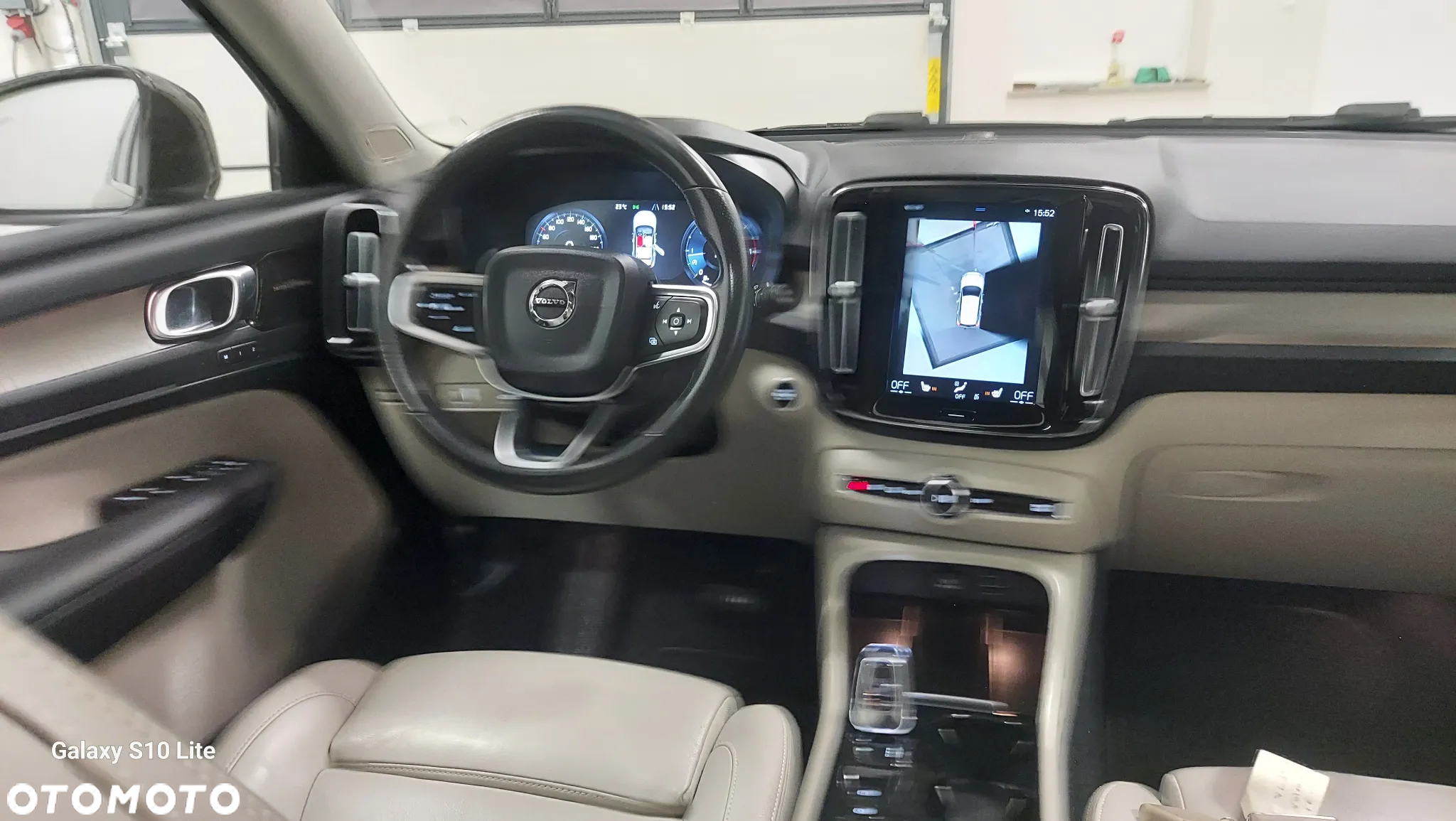 Volvo XC 40 D4 AWD Geartronic R-Design - 16