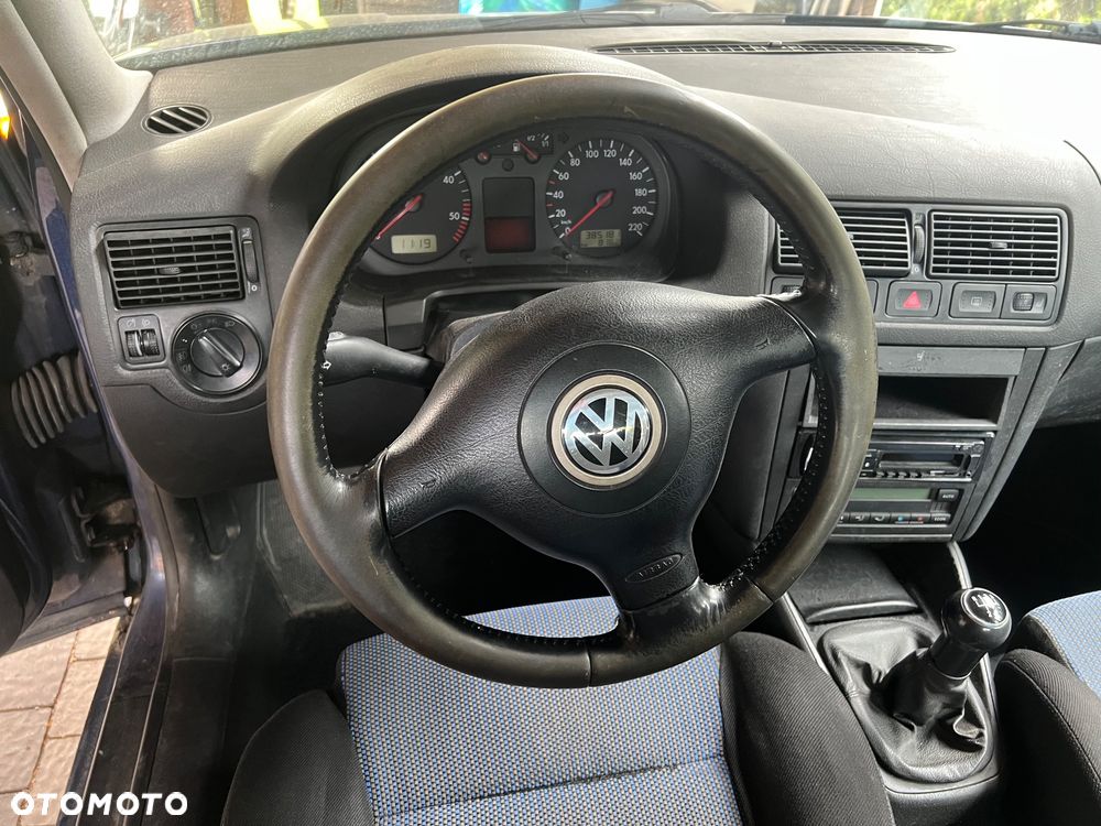 Volkswagen Golf - 8