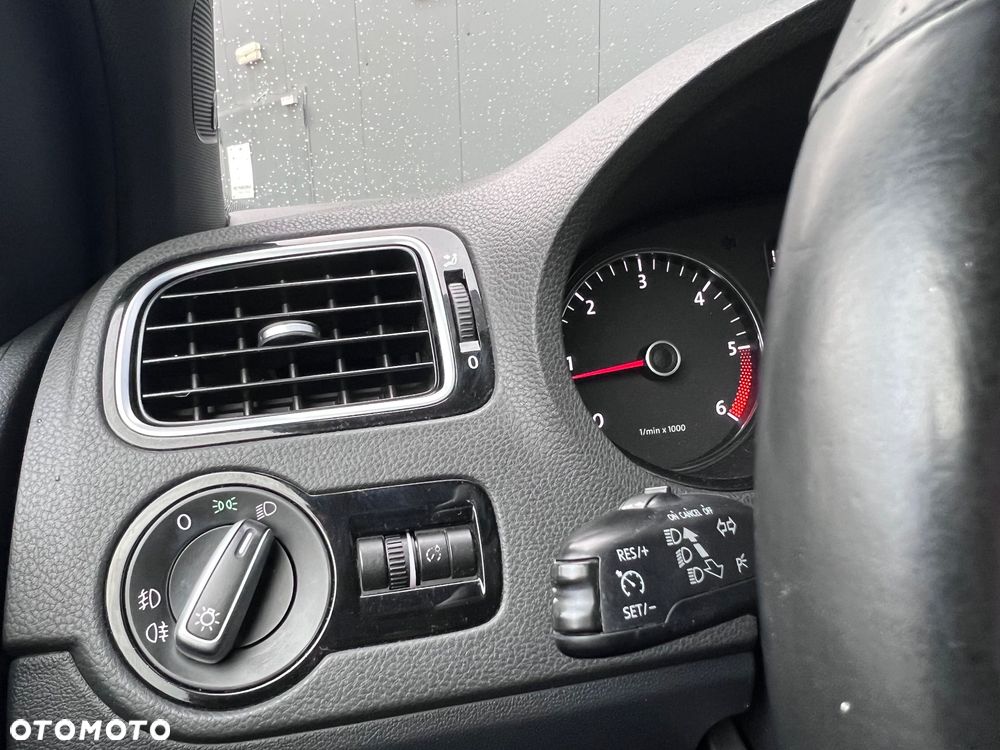 Volkswagen Polo 1.6 TDI Highline - 22