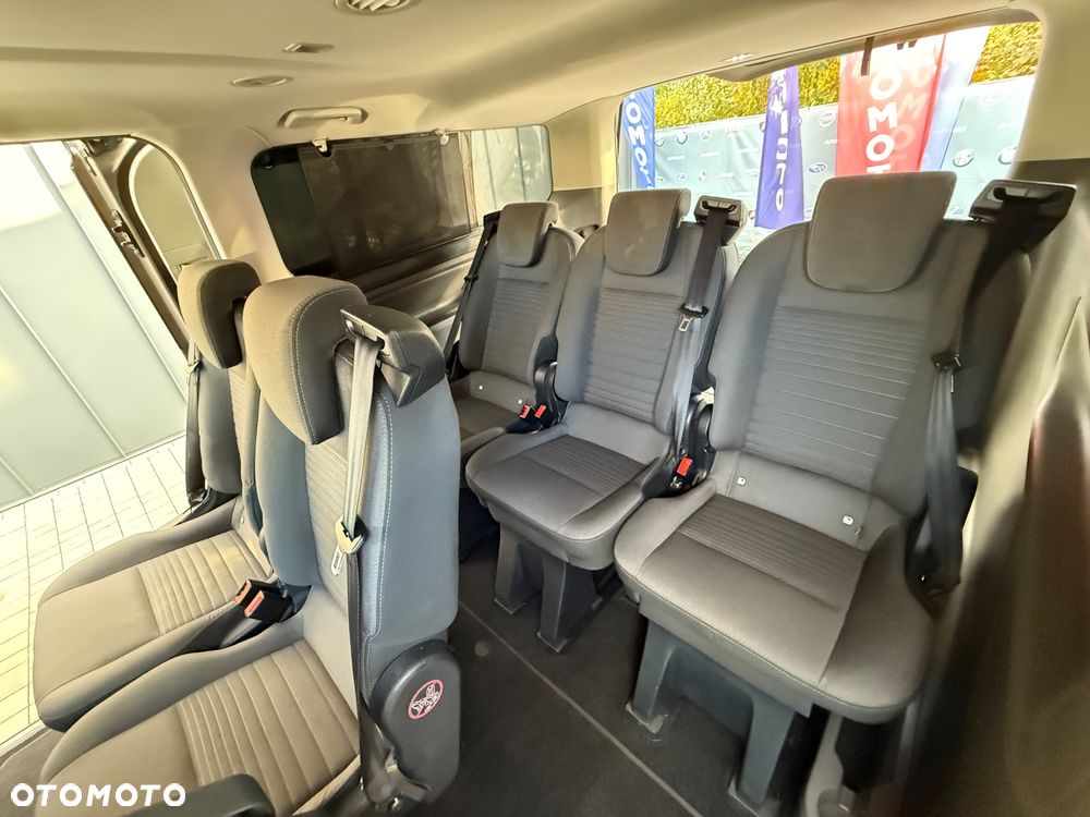 Ford Tourneo Custom - 25