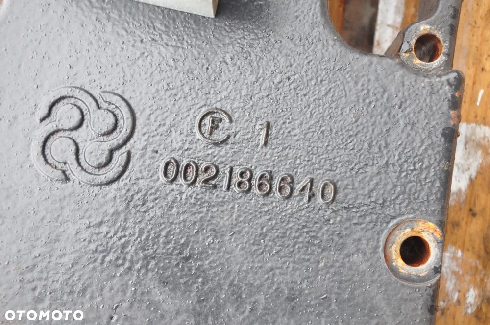 WSPORNIK RAMA DEUTZ FAHR 6160 NR 002145280 - 7