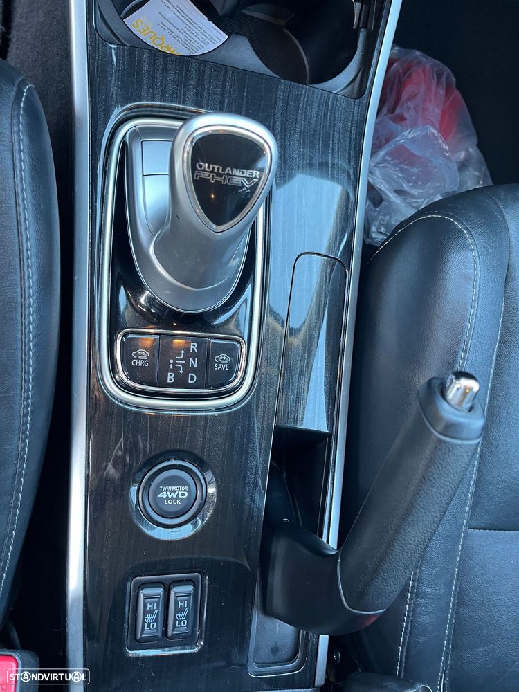 Mitsubishi Outlander - 13