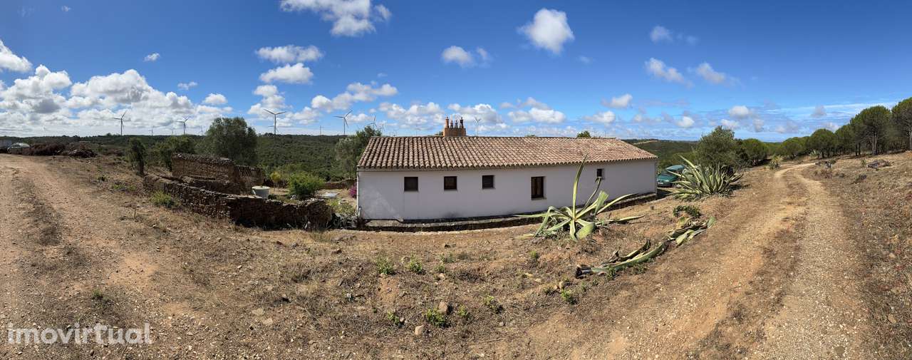 Moradia T3 no campo, perto de Lagos com 15 ha - Negociável - Grande imagem: 3/21