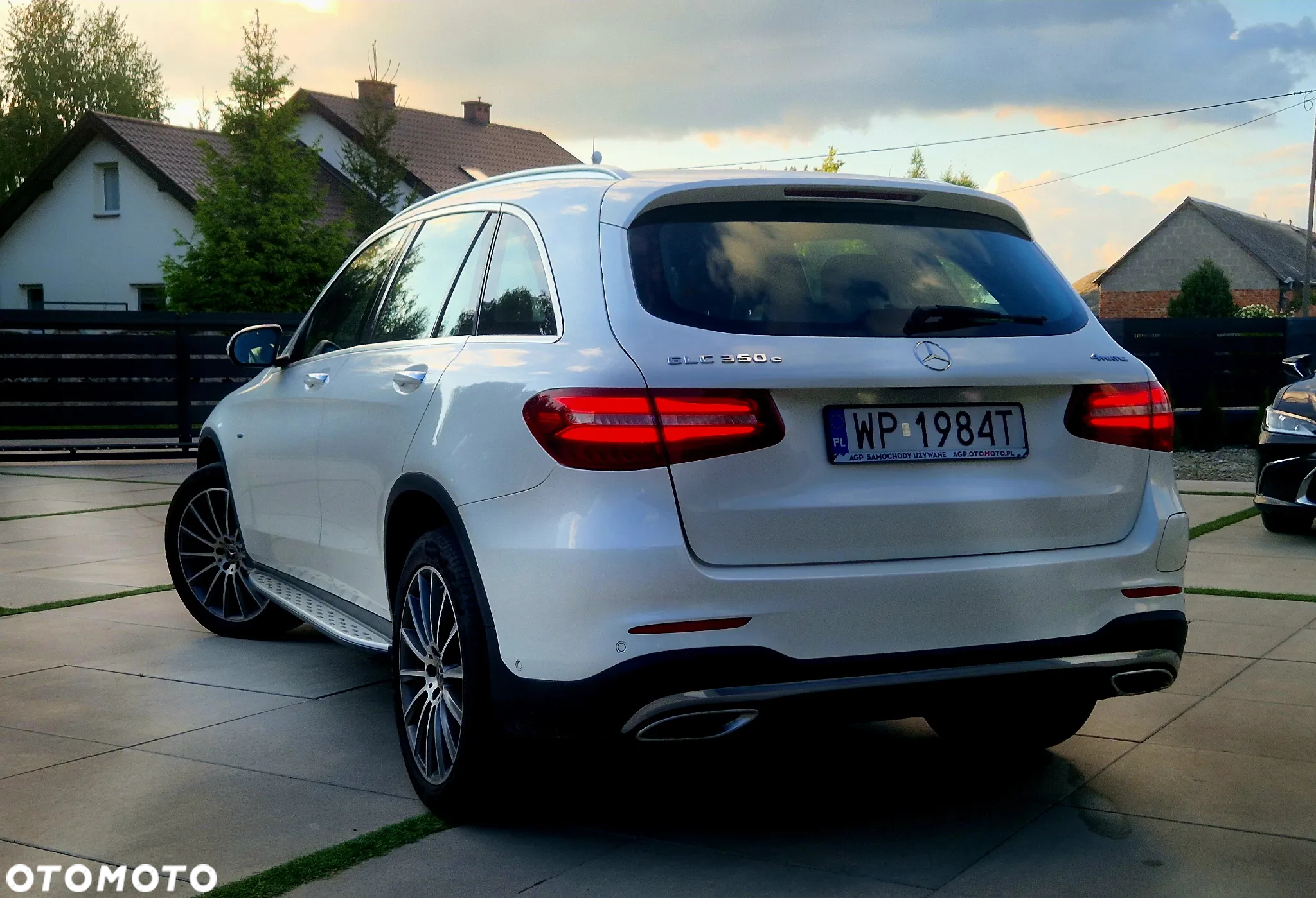 Mercedes-Benz GLC 350 e 4Matic 7G-TRONIC AMG Line - 16