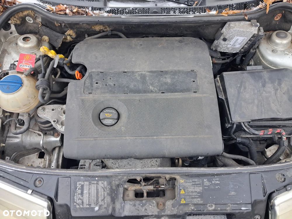 Skoda Fabia 1 1 Kombi 99-08 silnik 1.4 16v BKY skrzynia biegów GRZ klapa drzwi lusterko błotnik 2102 srebrny szyba alternator pompa sterownik maglownica rozrusznik cewka kolektor tłumik wydech belka sanki tapicerka mechanizm lampa reflektor chłodnica przewód wąż panel sterownik stacyjka lewarek konsola wiązka przewód zamek zwrotnica zacisk osłona obudowa podstawa radio przełącznik przepustnica przepływomierz czujnik NA CZĘŚCI WSZYSTKIE CZĘŚCI - 8