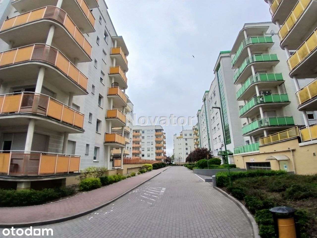 M-3 na parterze 38m2 w bloku Bartodzieje Małe.