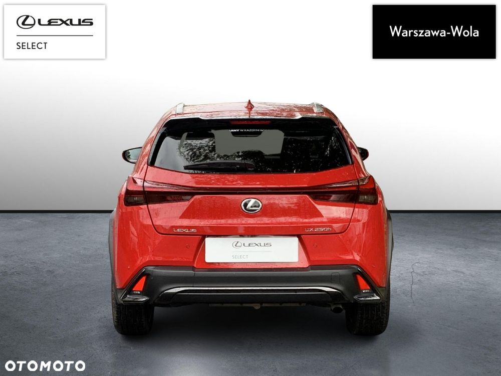 Lexus UX - 4