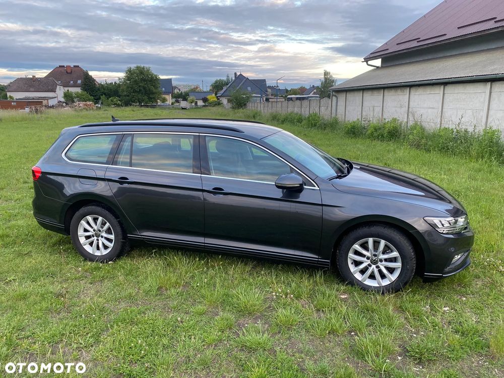 Volkswagen Passat - 4