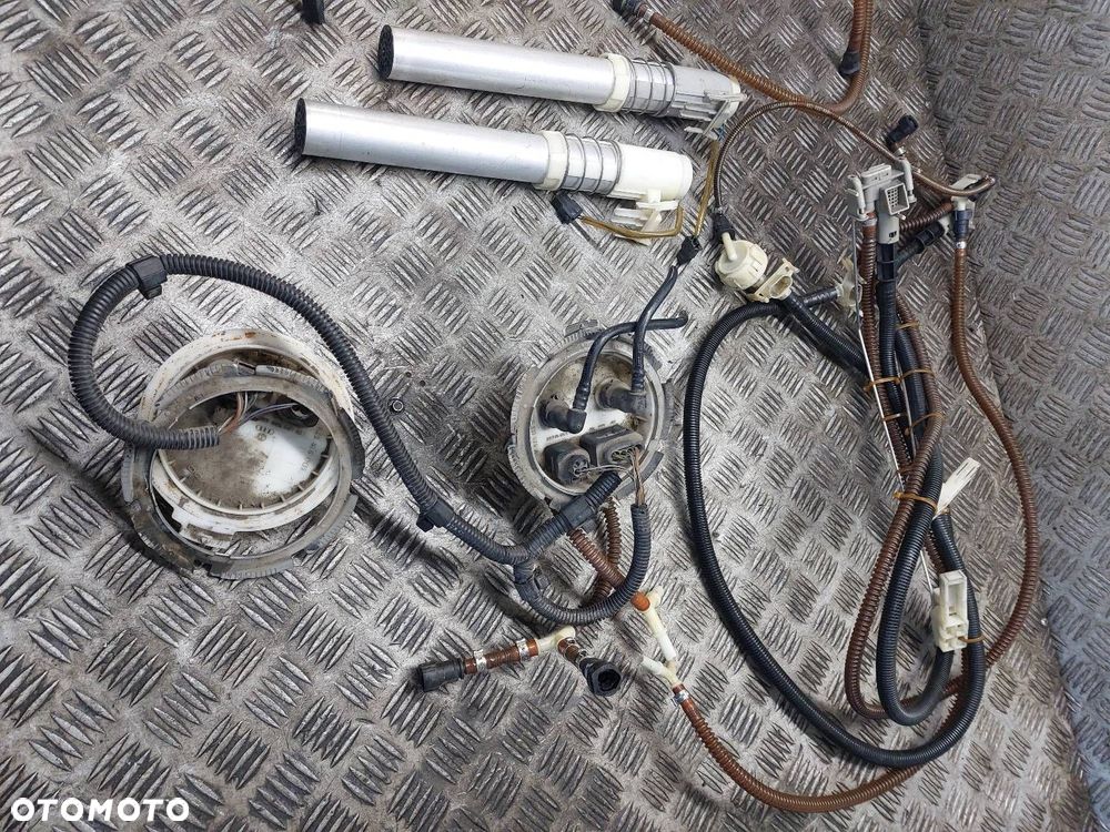 POMPKA PALIWA + PŁYWAK AUDI A8 D3 4.2 V8 3D0919679 4E0919679A 4E0919673A - 3