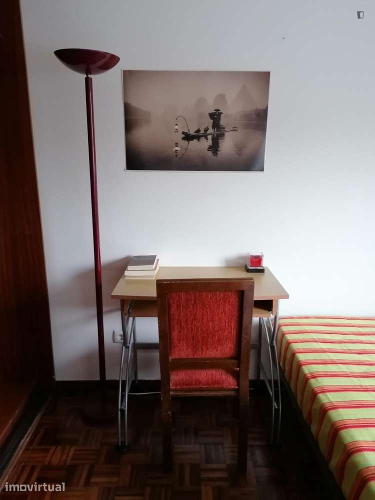 Quarto - localizado em Benfica Lisbon - Grande imagem: 3/28