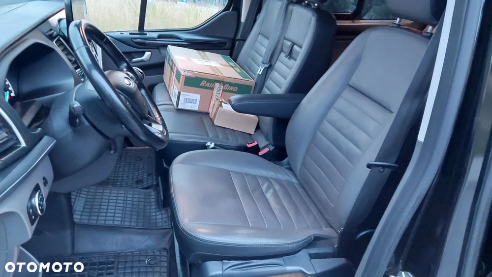 Ford Tourneo Custom - 8