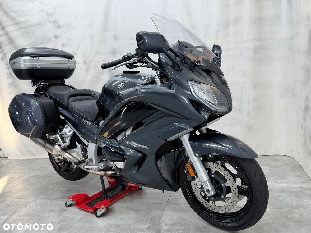 Yamaha FJR - 17