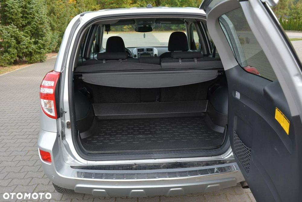 Toyota RAV4 2.0 VVT-i Sol - 36