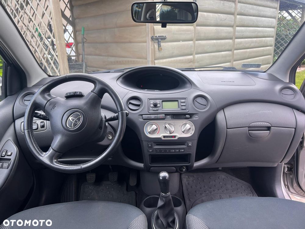 Toyota Yaris 1.3 Sol - 3