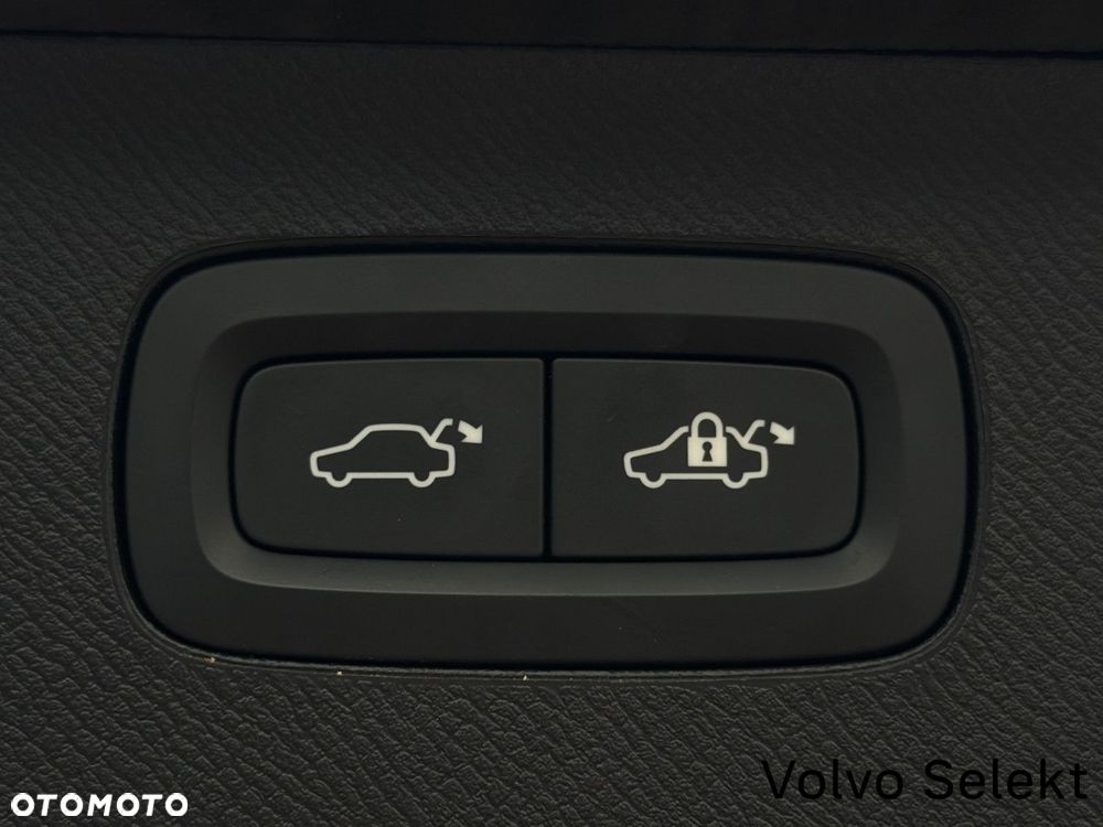 Volvo XC 90 - 23
