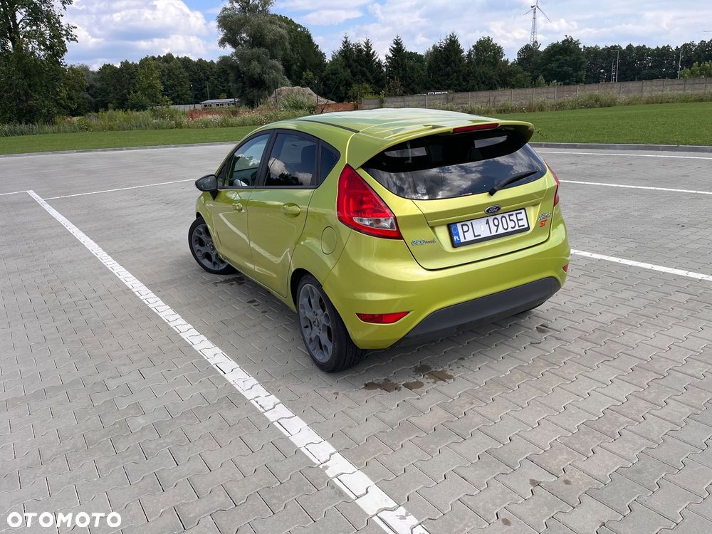 Ford Fiesta 1.6 TDCi DPF Ghia - 5