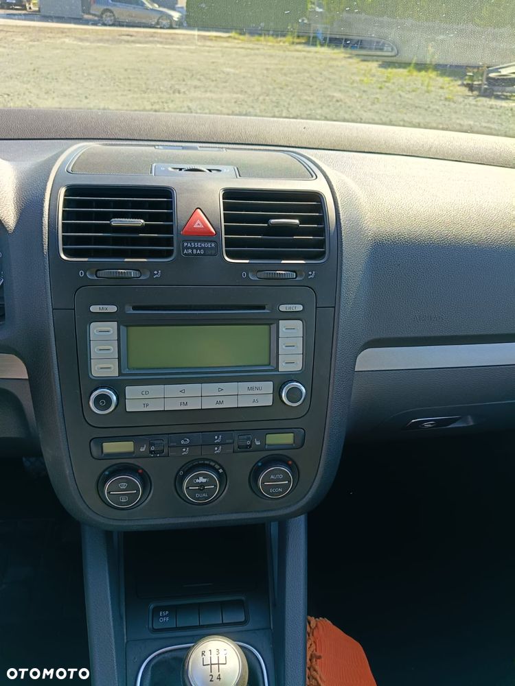 Volkswagen Golf - 5