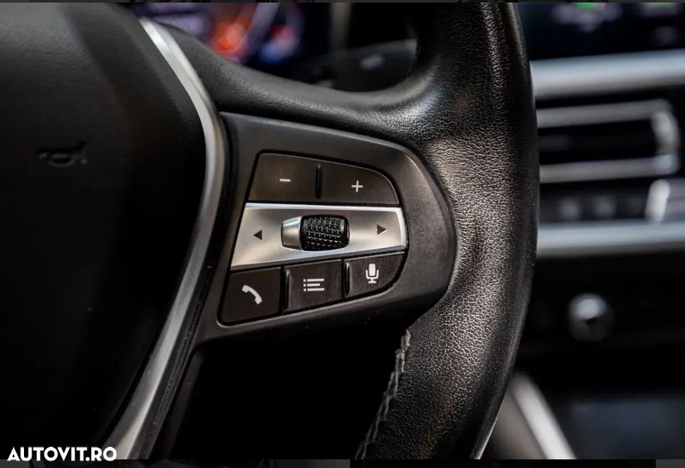 BMW Seria 3 320i AT - 29