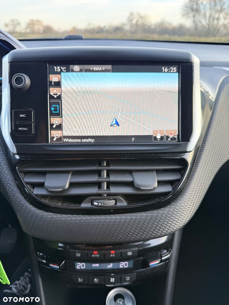 Peugeot 2008 1.2 Pure Tech Allure S&S - 28