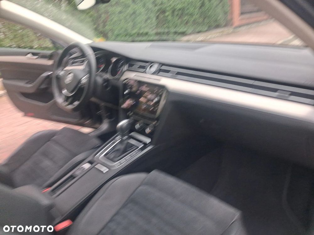 Volkswagen Passat - 22