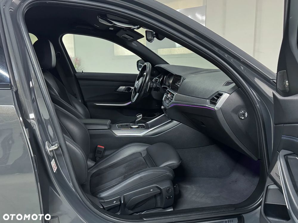 BMW Seria 3 320d xDrive M Sport Shadow - 29
