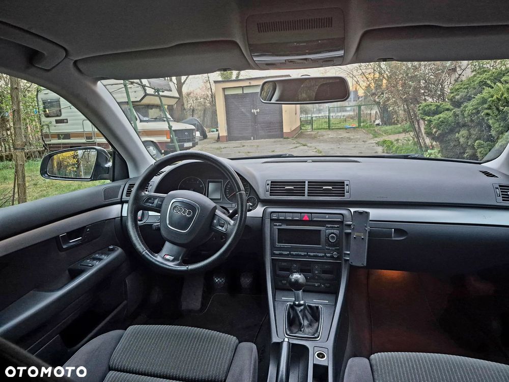 Audi A4 Avant - 4