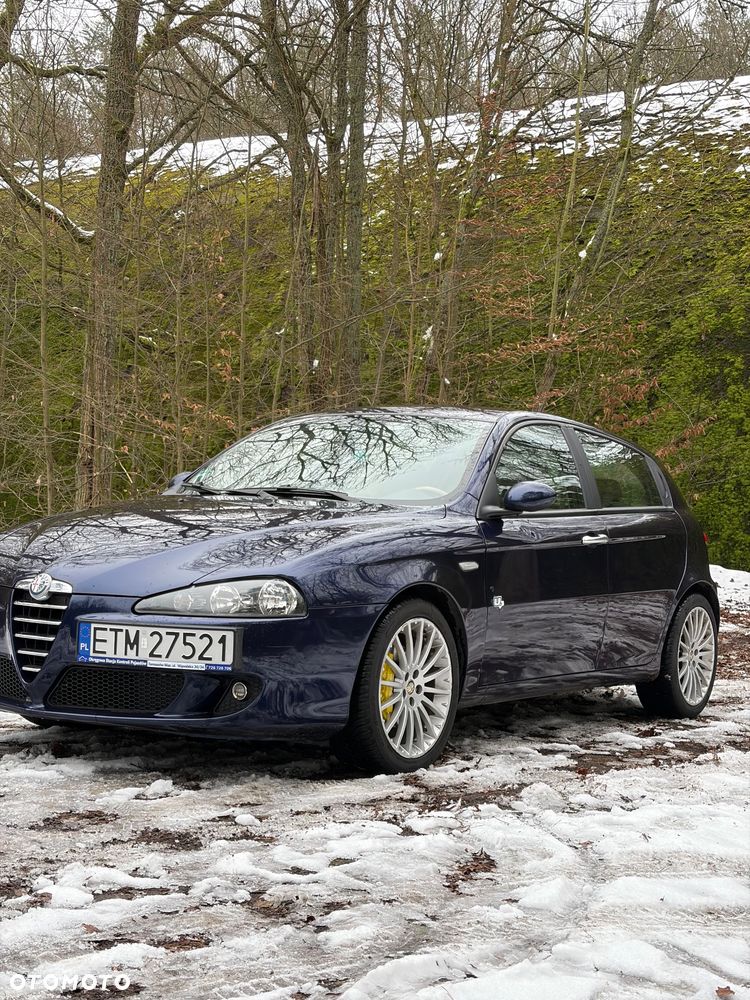 Alfa Romeo 147 1.6 T.S Distinctive - 1