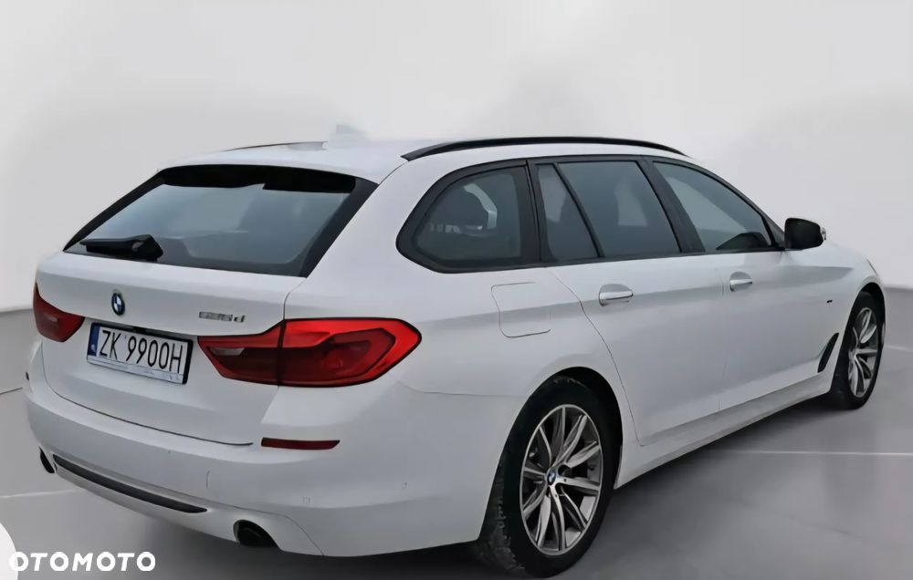 BMW Seria 5 525d Sport Line sport - 9