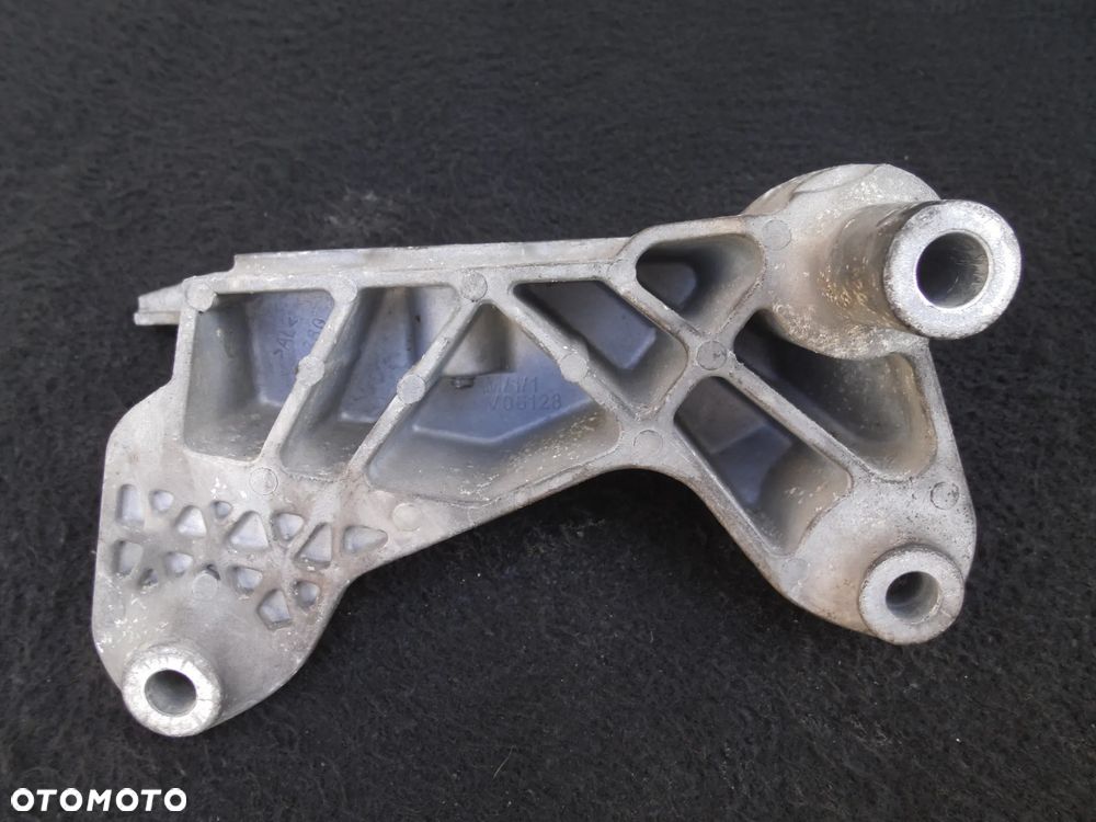 OPEL INSIGNIA A 1.8 16V A18XER ŁAPA WSPORNIK MOCOWANIE SILNIKA 13227753 ASTRA ZAFIRA - 2