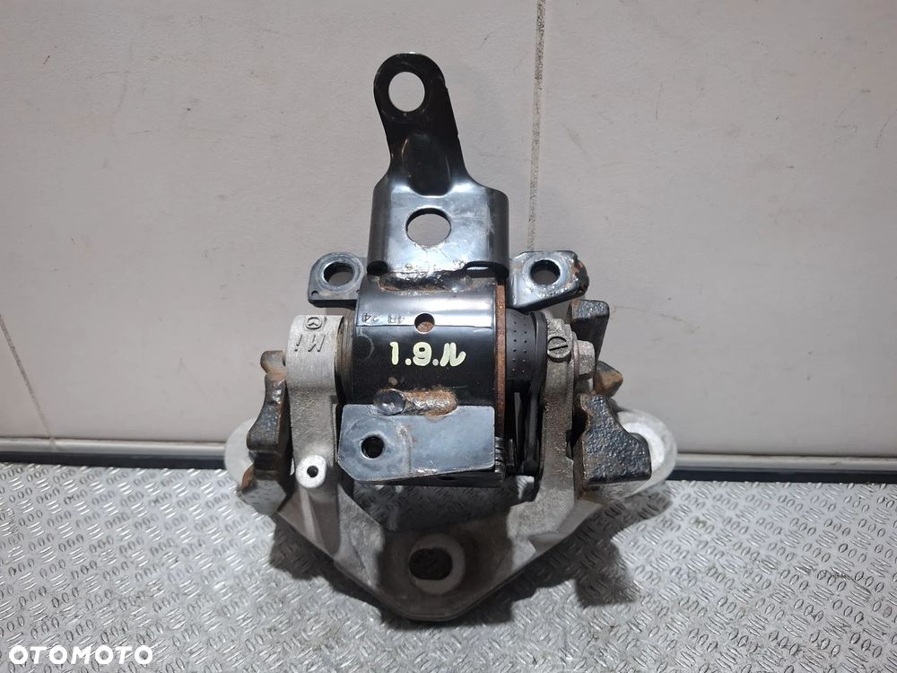 Łapa poduszka silnika Mazda III 2014 2,0B skyactiv - 1