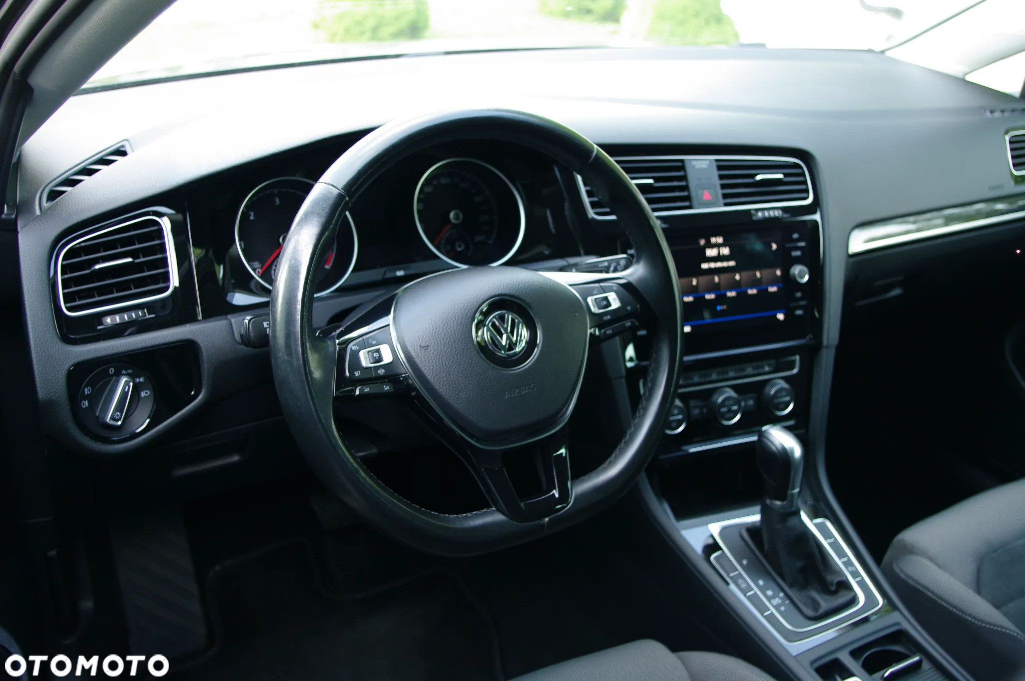 Volkswagen Golf 2.0 BlueTDI DSG Highline - 6