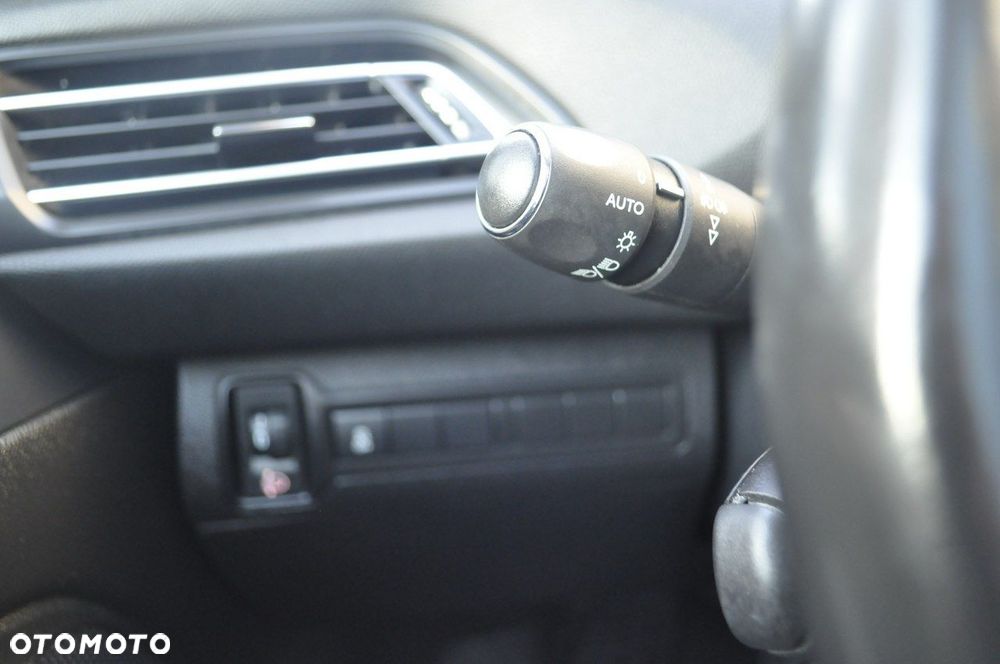 Peugeot 308 125 THP Allure - 15