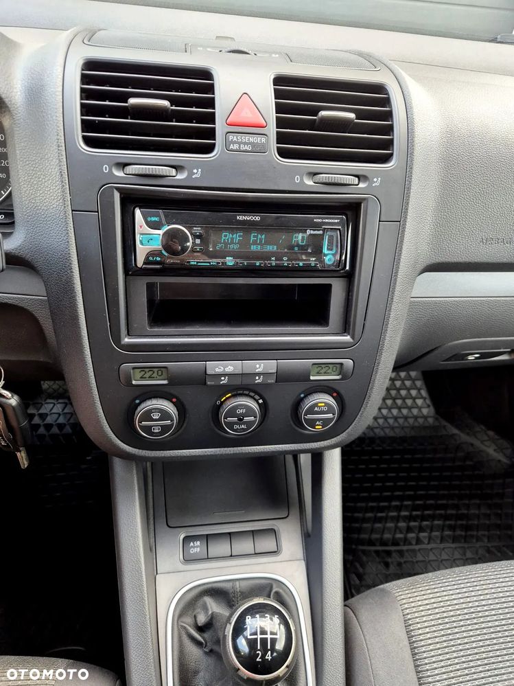 Volkswagen Golf - 23