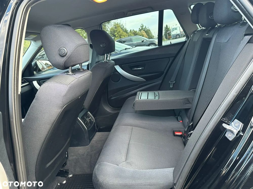 BMW Seria 3 320d xDrive DPF Edition Exclusive - 14