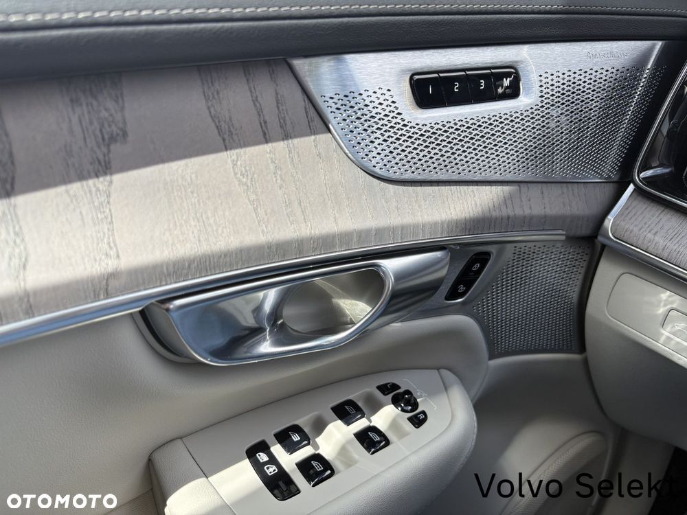 Volvo XC 90 - 22
